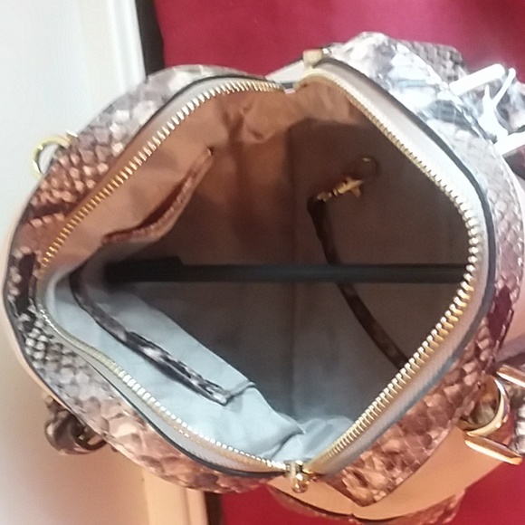 🎁  NEW  Michael Kors Smythe Leather Tan with Snake Design Bag/ Crossbody EC - Picture 9 of 11